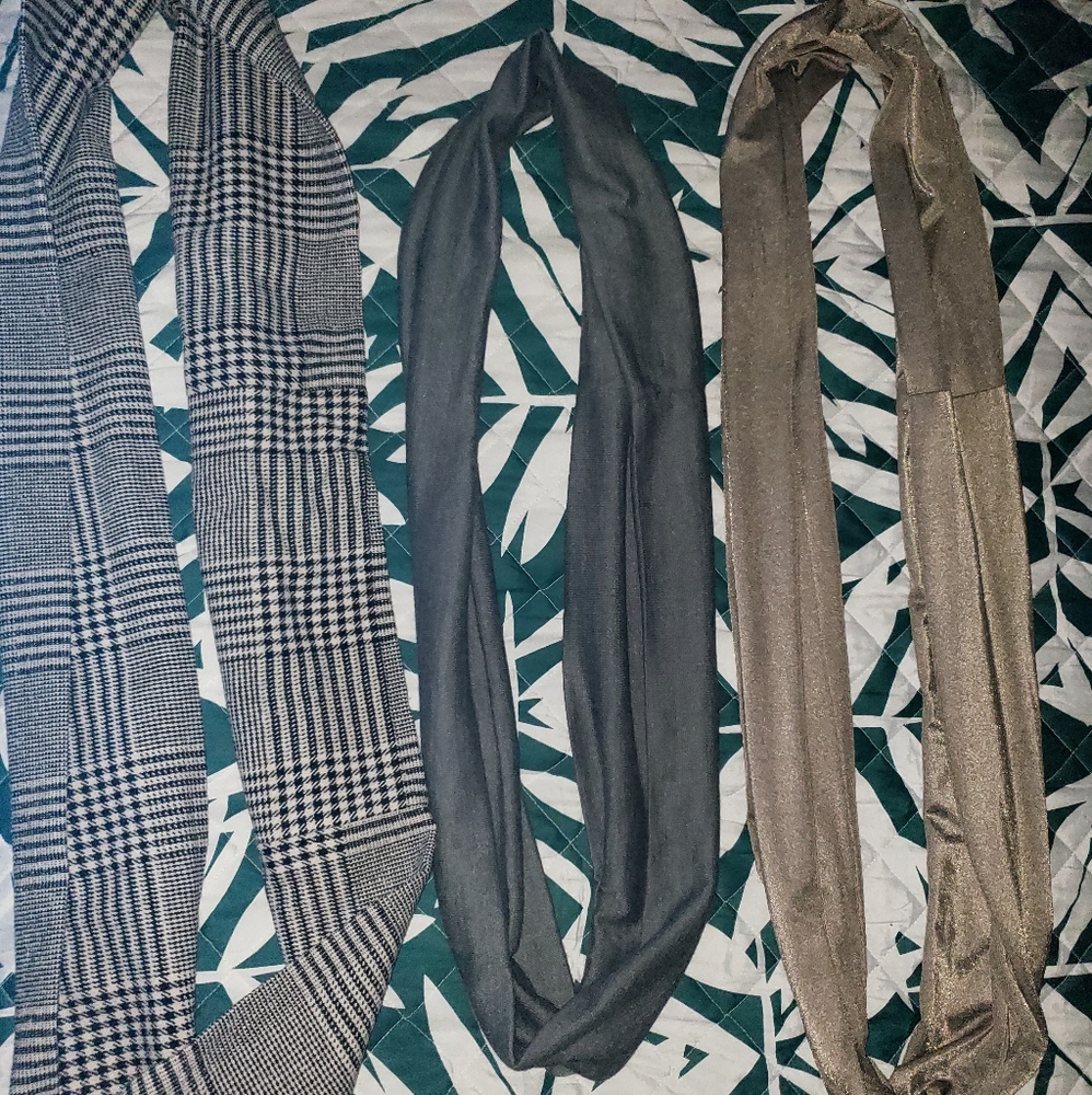 Scarfs - Picture 2 of 3